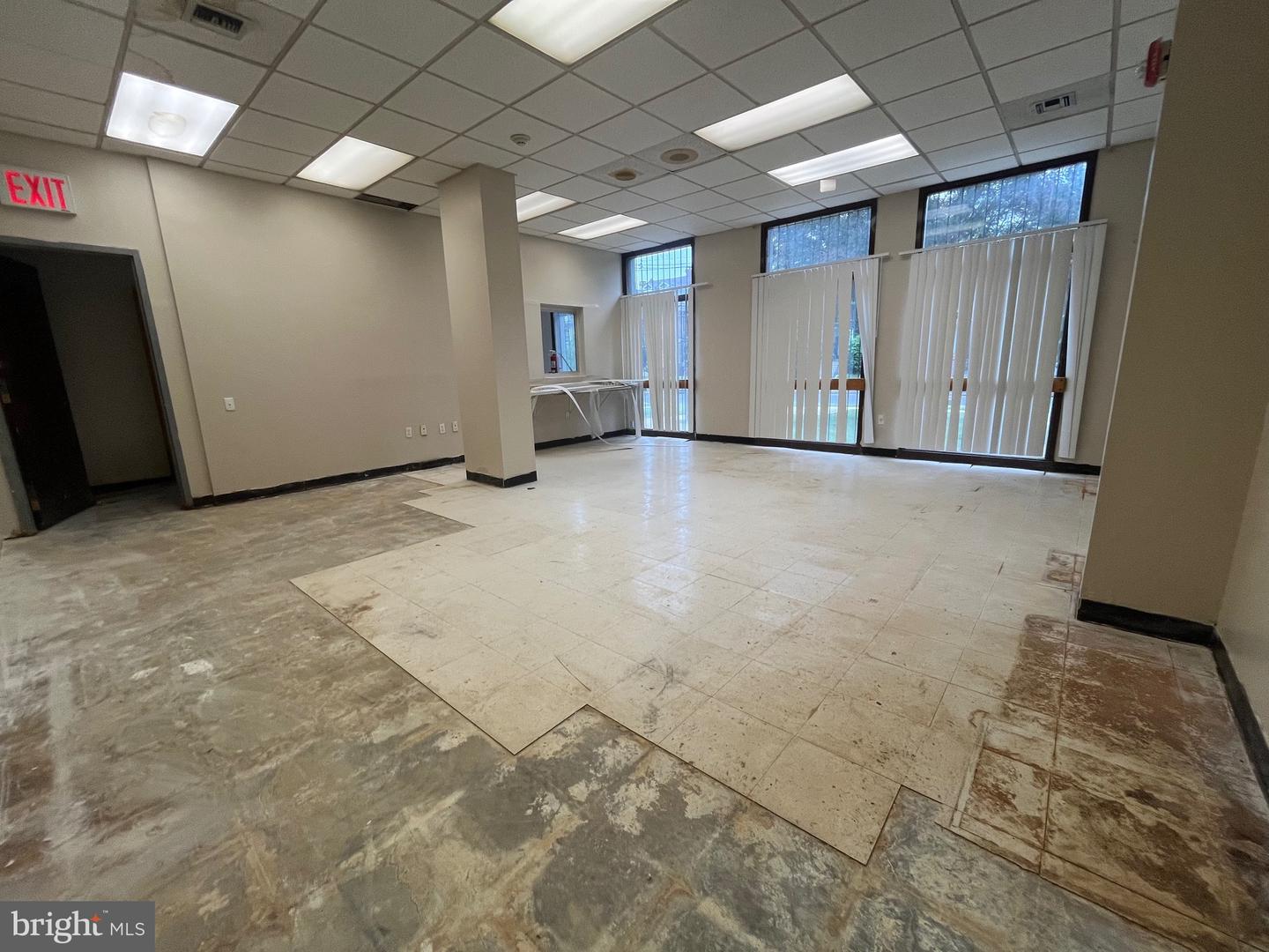 487-489 W State St #1-60 Property Photo 8