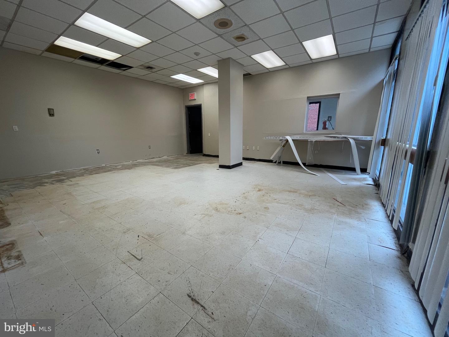 487-489 W State St #1-60 Property Photo 10