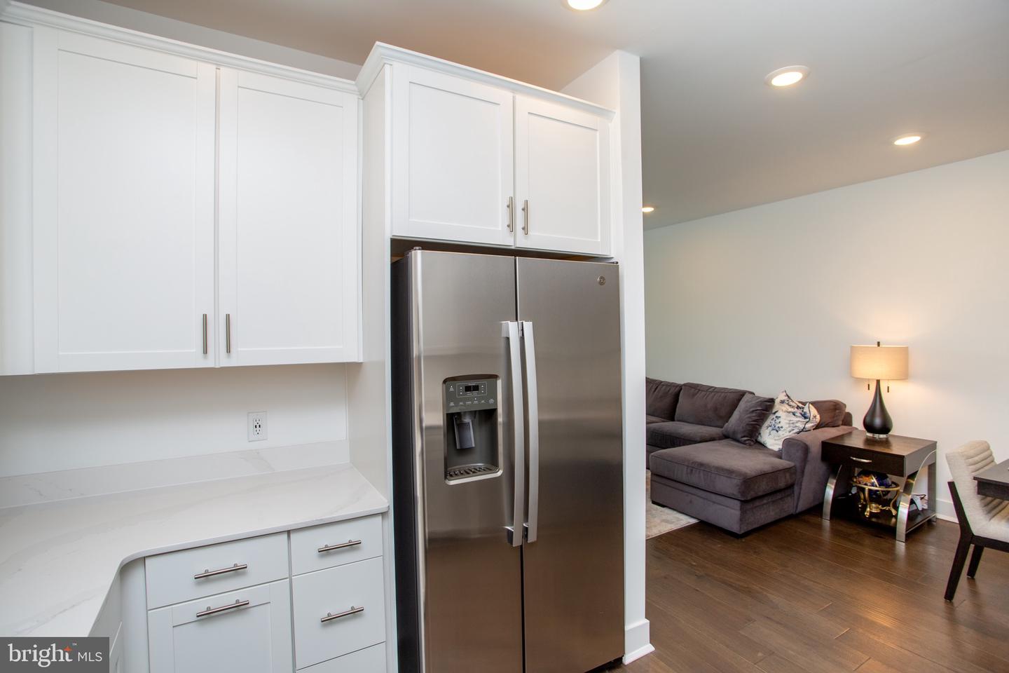 233 Lewis Fisher #st Property Photo 12