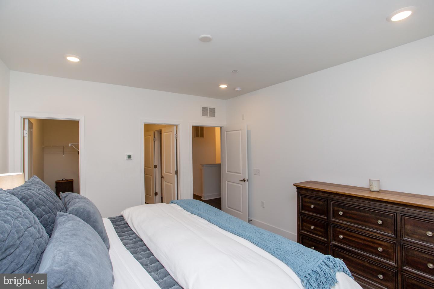 233 Lewis Fisher #st Property Photo 18