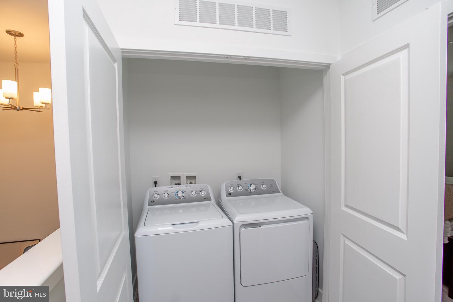 233 Lewis Fisher #st Property Photo 24