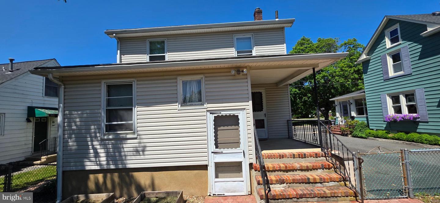 246 Franklin St Property Photo 24