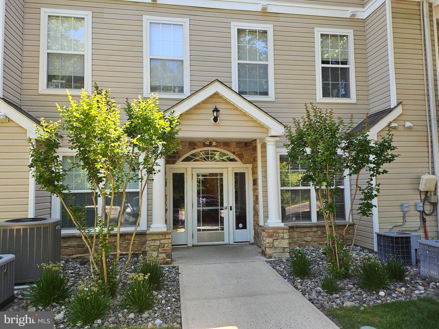 83 Kyle Way Property Photo 1