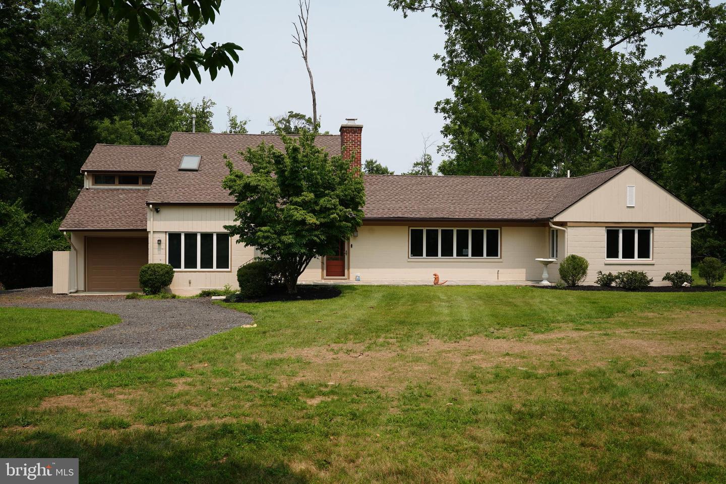 4495 Province Line Rd Property Photo 1