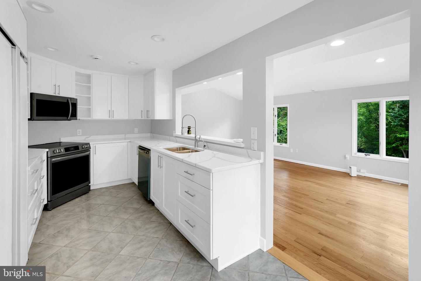 4495 Province Line Rd Property Photo 6