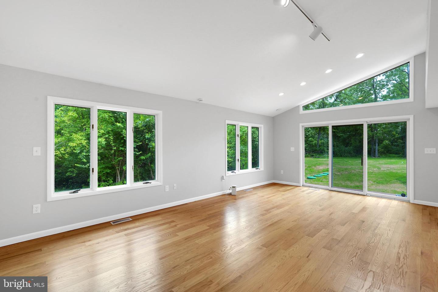 4495 Province Line Rd Property Photo 11