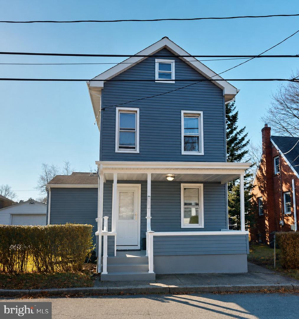 153 KNAPP AVE Property Photo 1