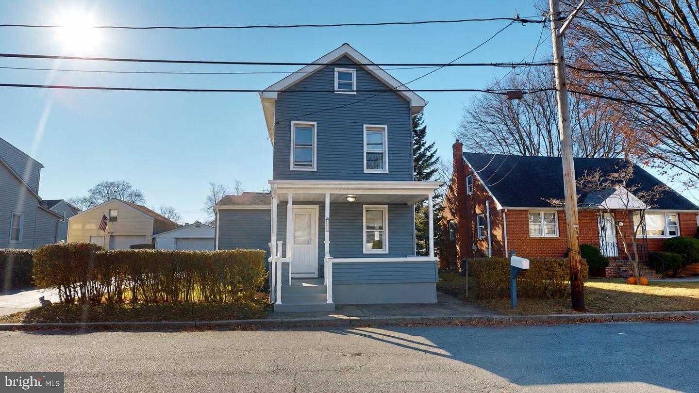 153 Knapp Ave Property Photo 2