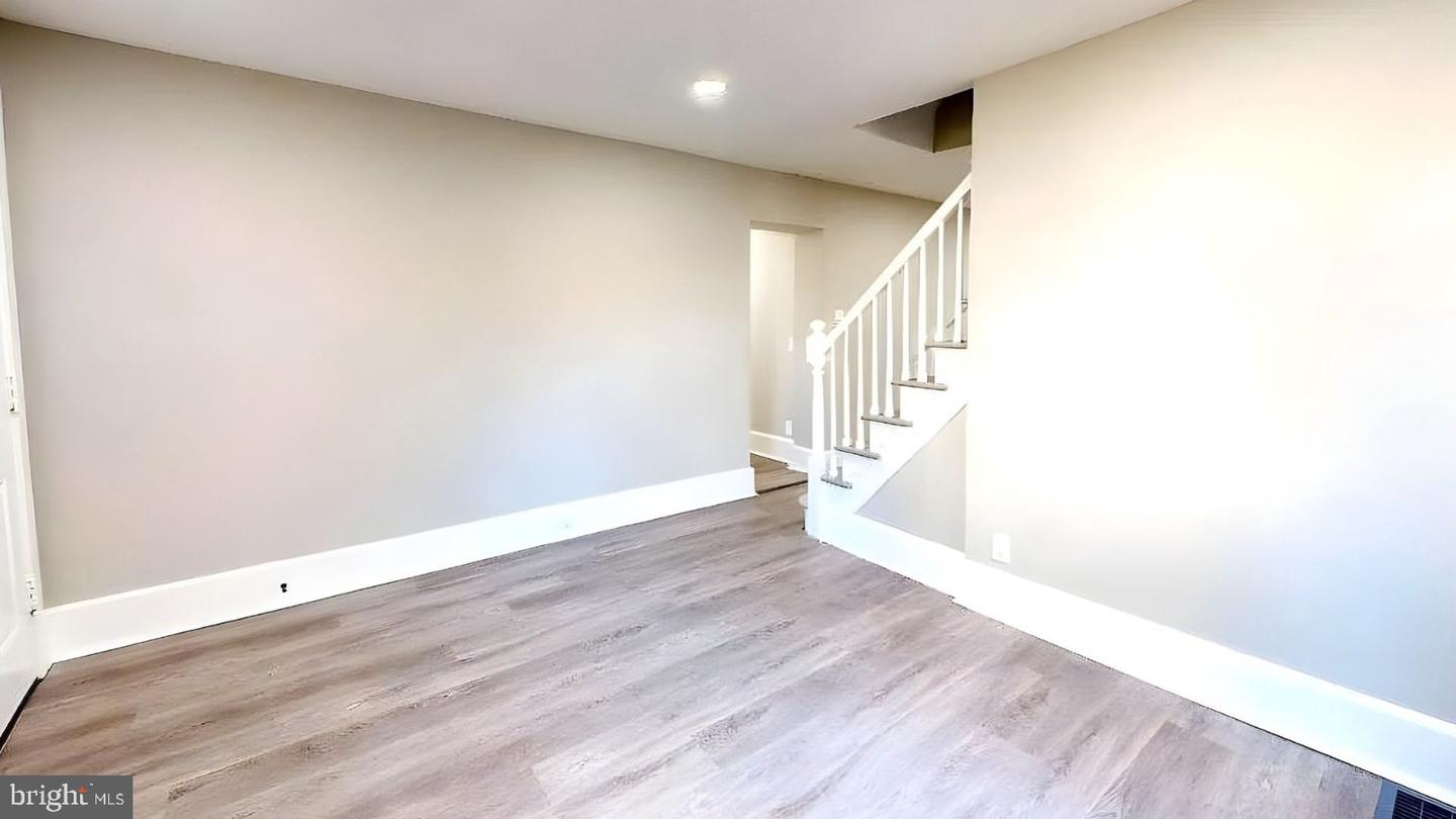 153 Knapp Ave Property Photo 15