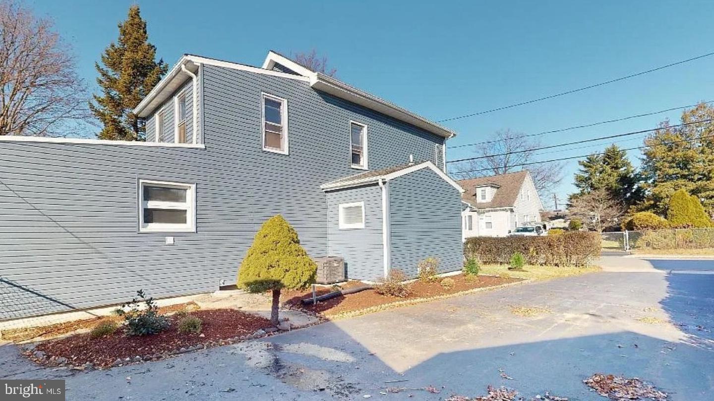 153 Knapp Ave Property Photo 20