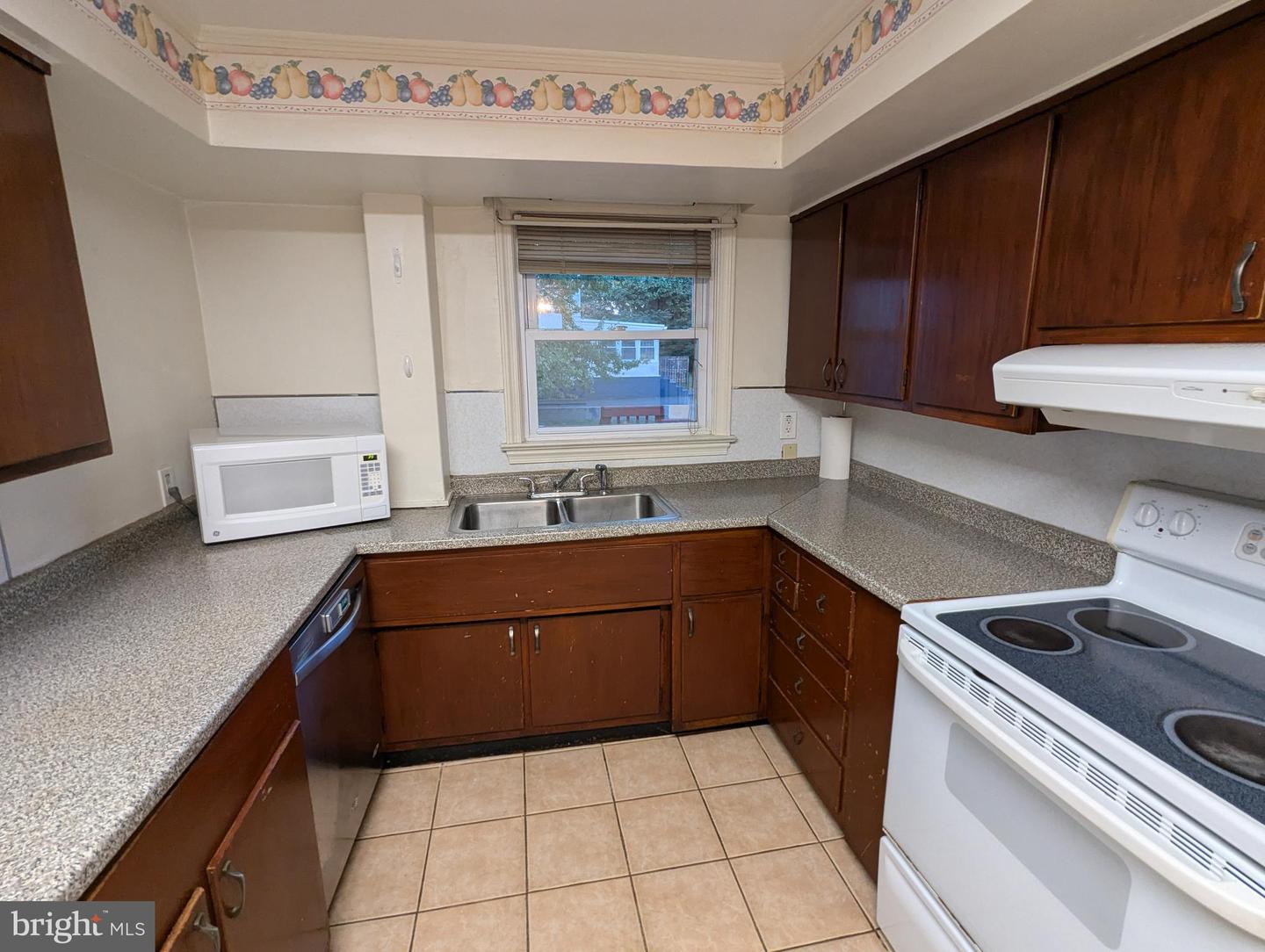 21 Steinway Ave Property Photo 10
