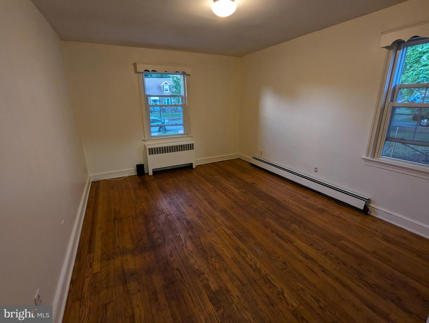 21 Steinway Ave Property Photo 15