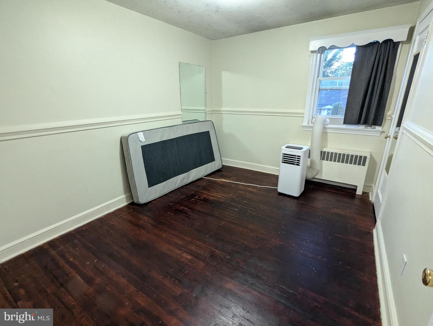 21 Steinway Ave Property Photo 18