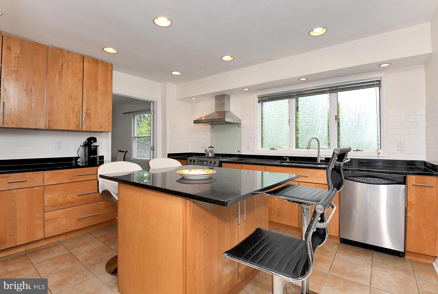 106 Washington Rd Property Photo 4