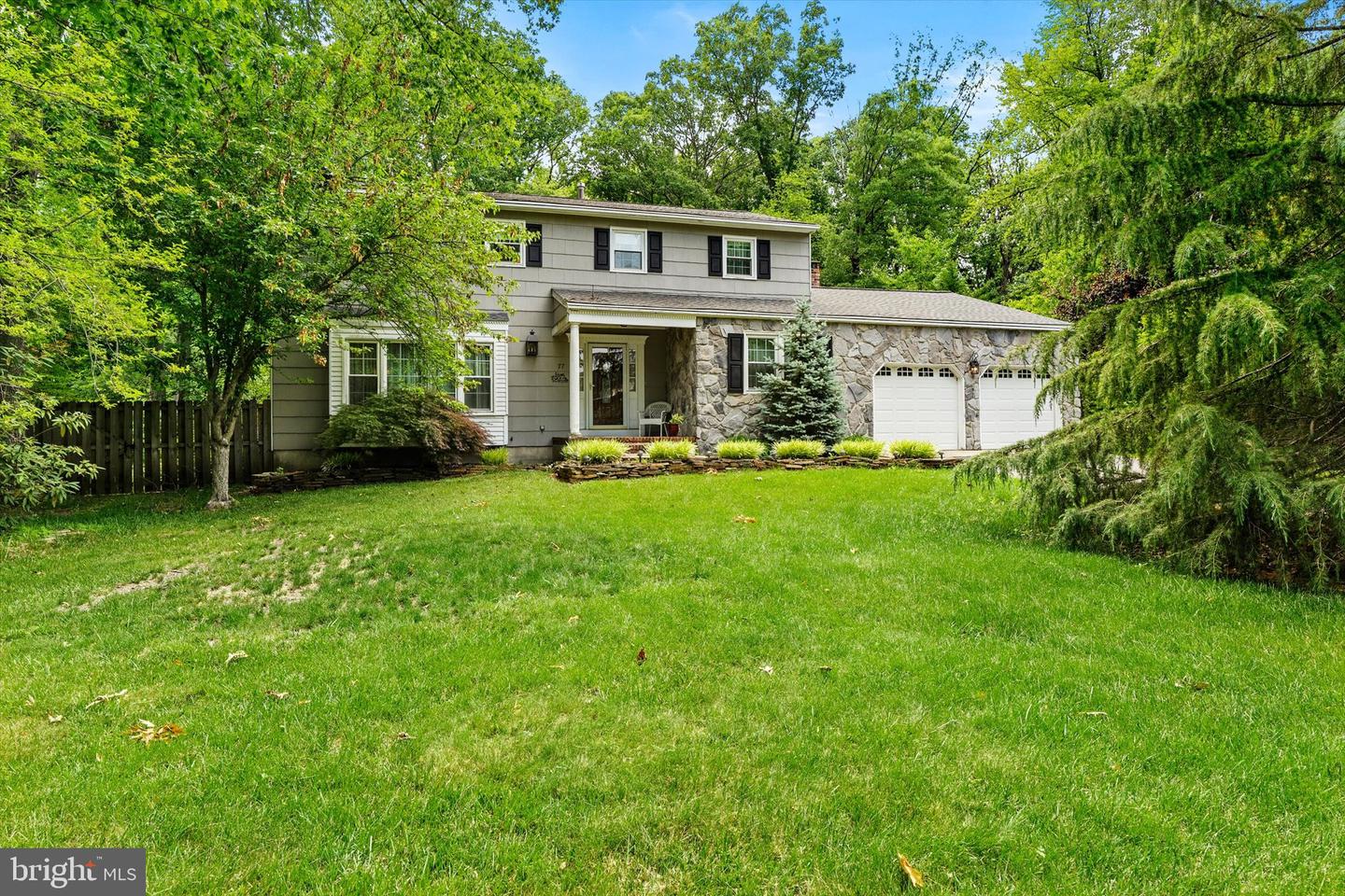 77 Maple Stream Rd Property Photo 1