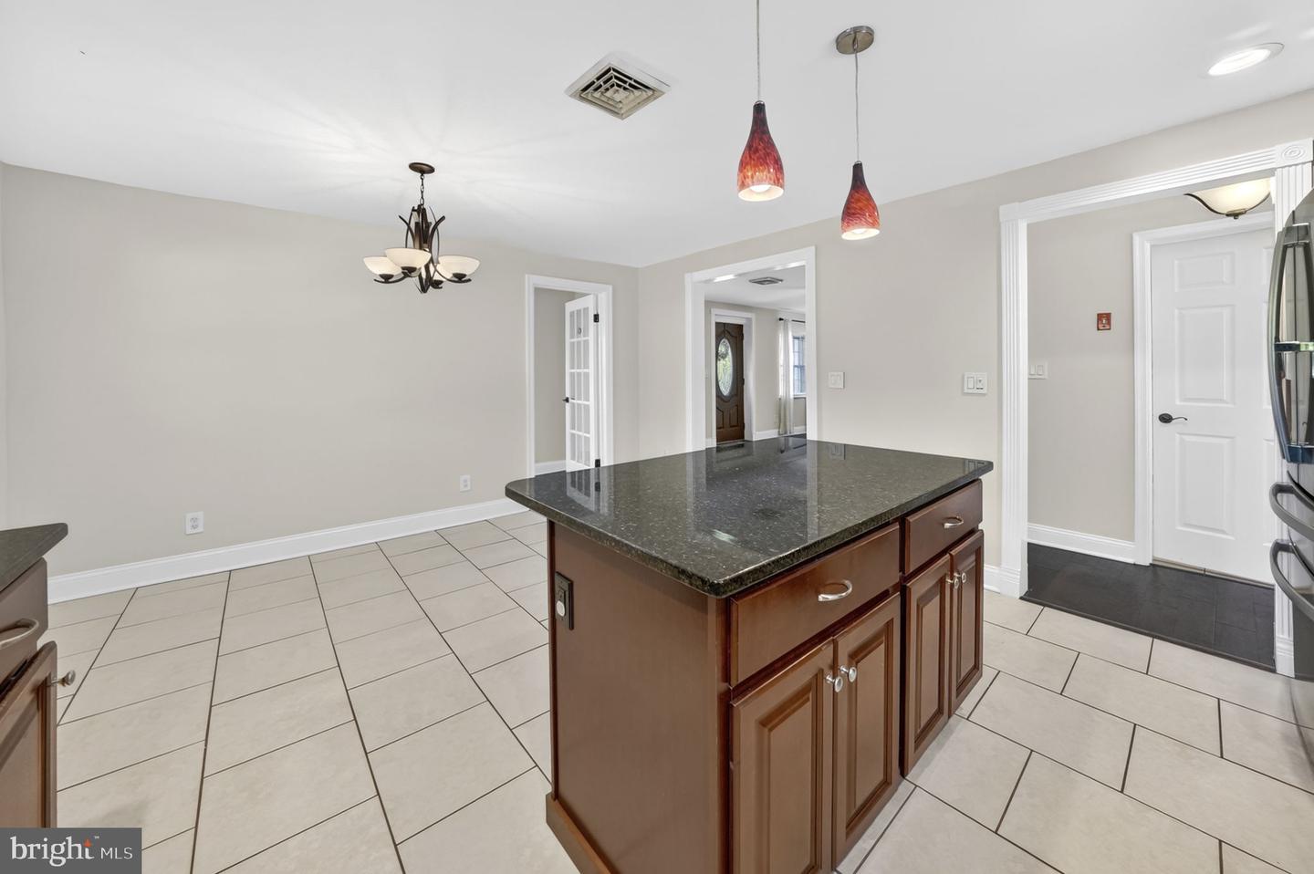 66 Birchwood Knoll Property Photo 17