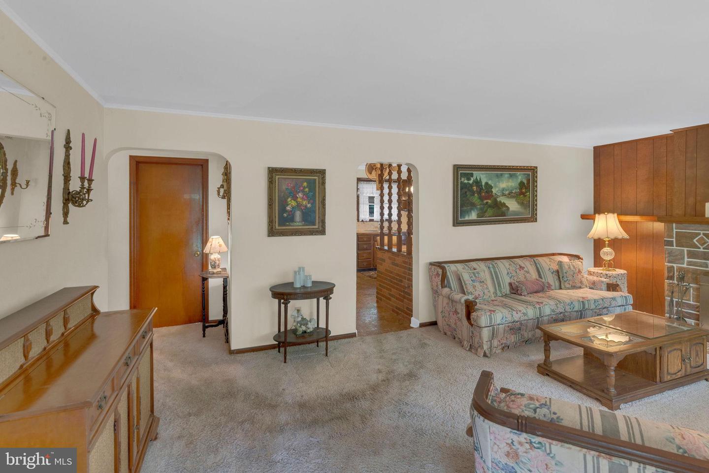 39 Ashley Ave Property Photo 6