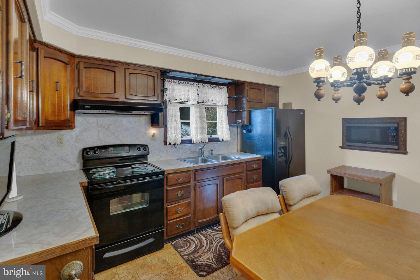 39 Ashley Ave Property Photo 15