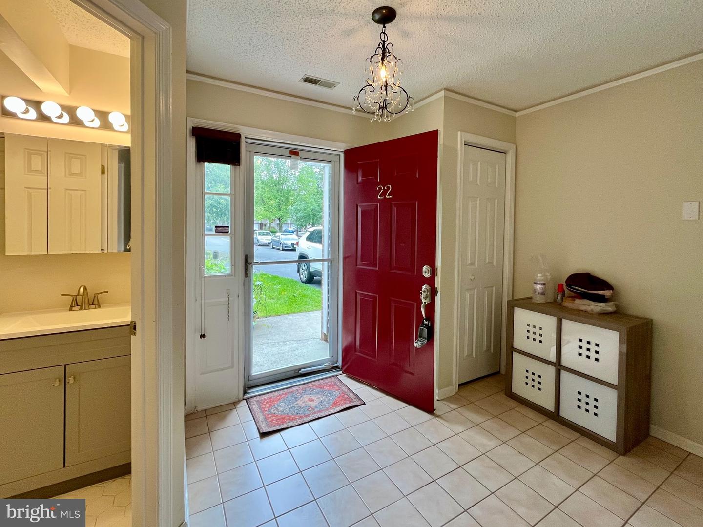 22 Halstead Pl Property Photo 3