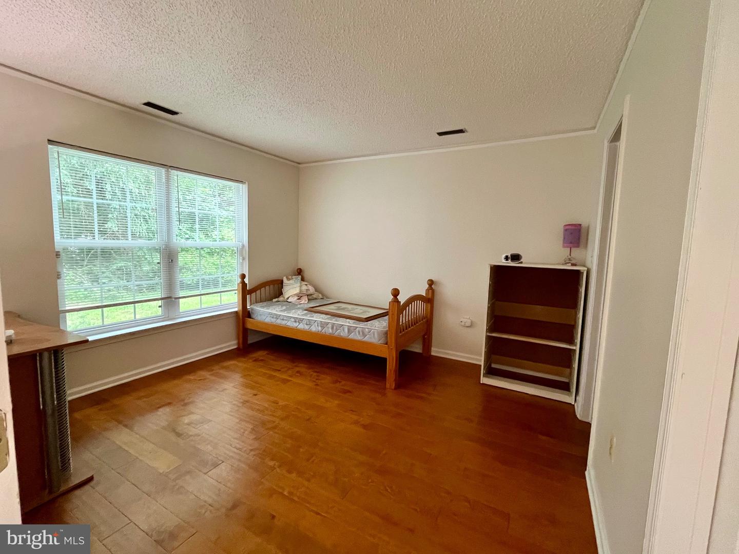22 Halstead Pl Property Photo 6