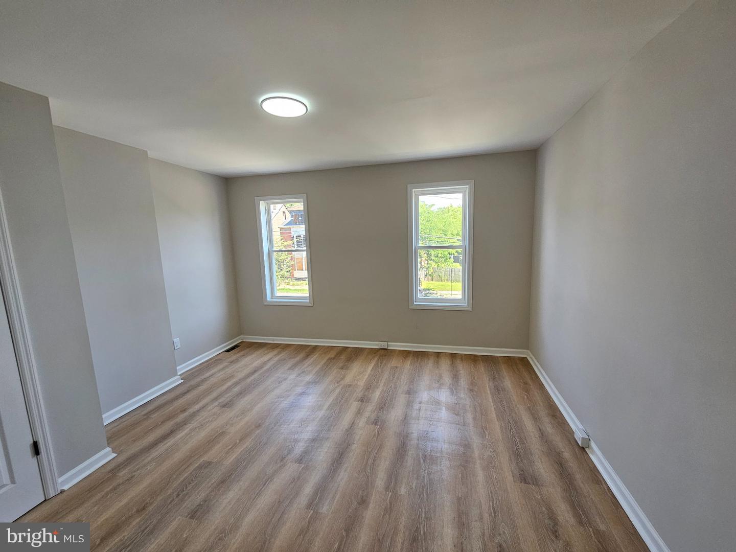 327 Rutherford Ave Property Photo 4