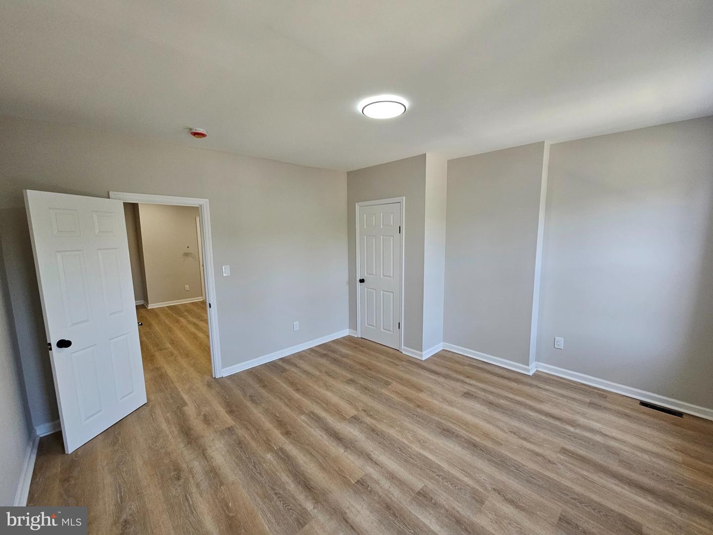 327 Rutherford Ave Property Photo 5