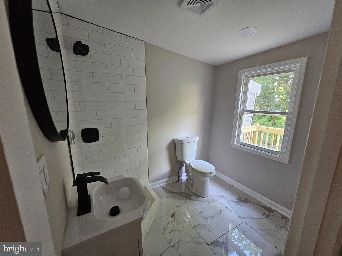 323 Rutherford Ave Property Photo 6