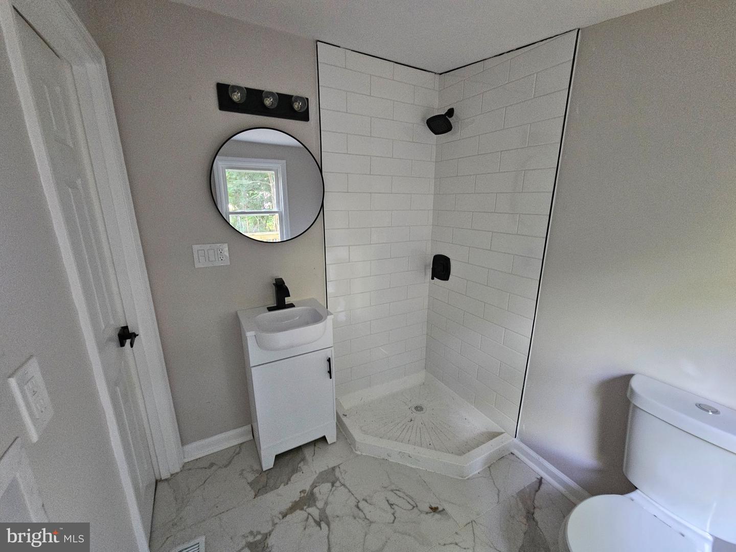 323 Rutherford Ave Property Photo 7