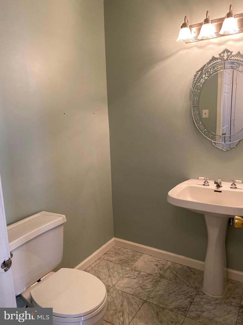 4 Kensington Ct Property Photo 8