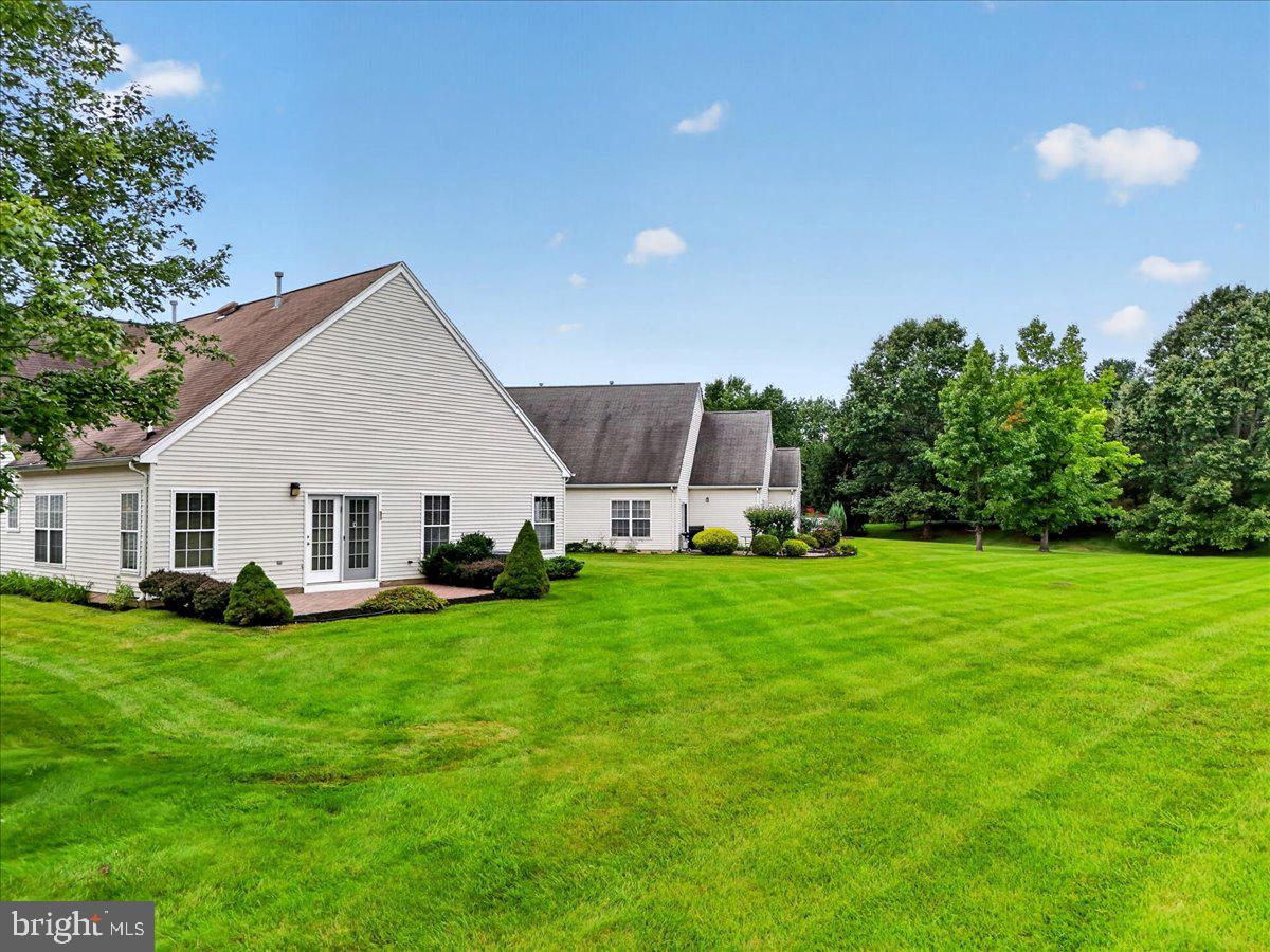 51 Coneflower La Property Photo 3