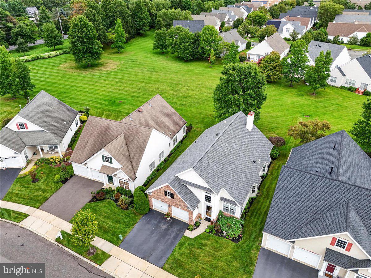 51 Coneflower La Property Photo 38