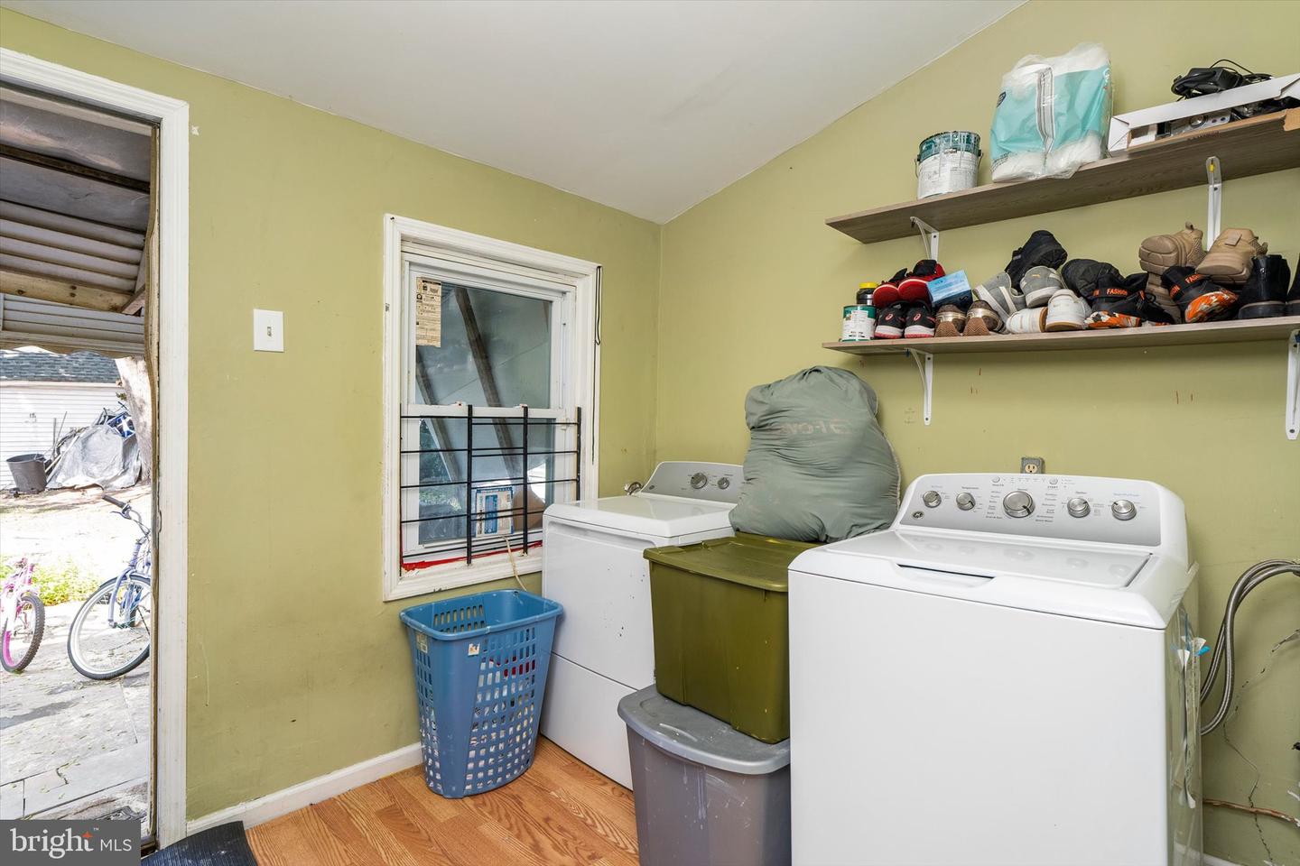 57 Garfield Ave Property Photo 13