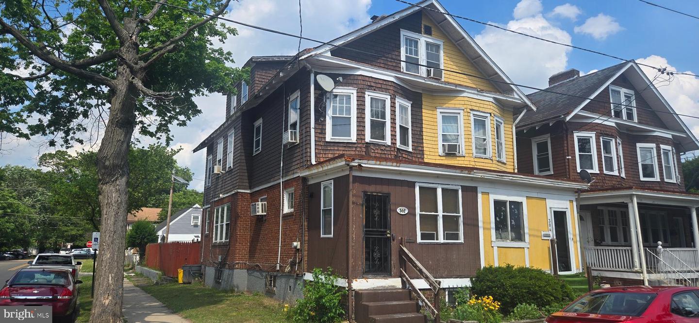 302 Cleveland Ave Property Photo 1