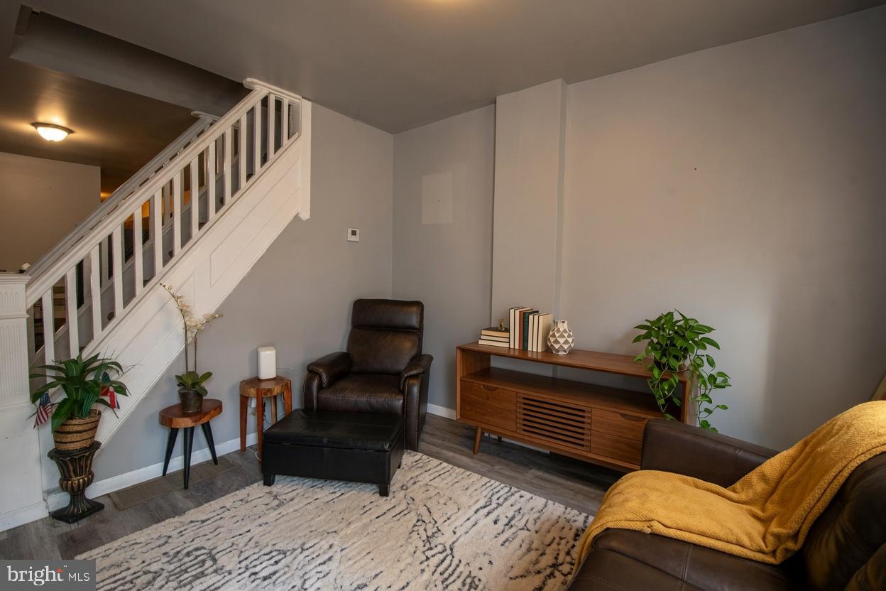 248 Grand St Property Photo 2