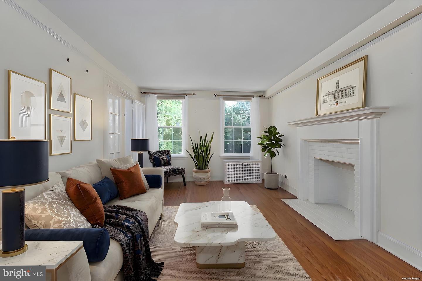 3 Palmer Sq W #d Property Photo 1
