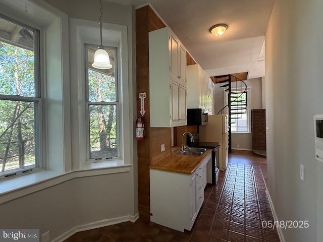 16 Railroad Pl Property Photo 6