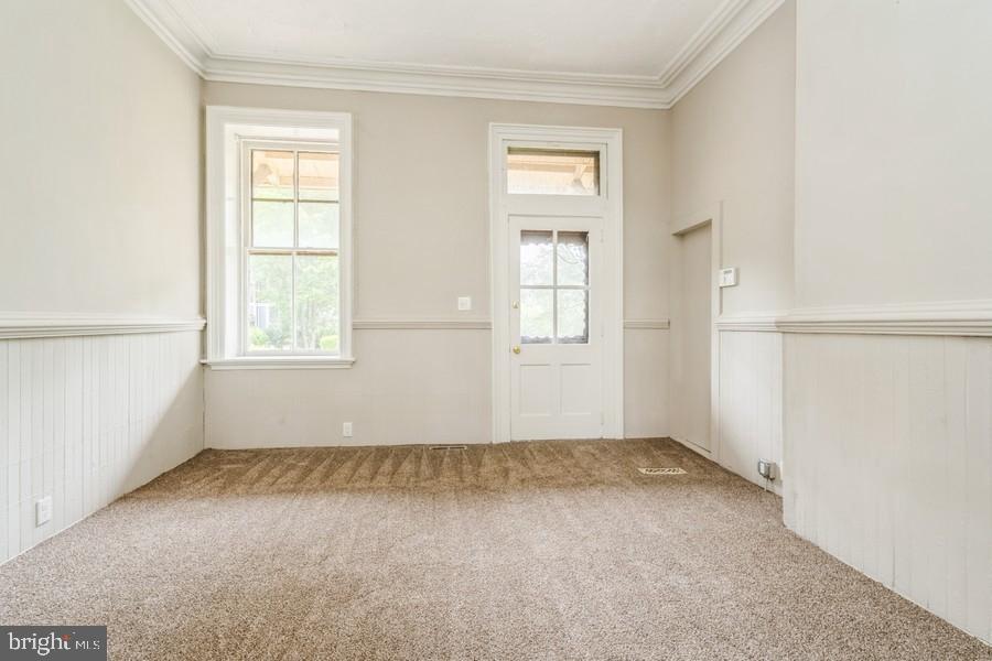 16 Railroad Pl Property Photo 7