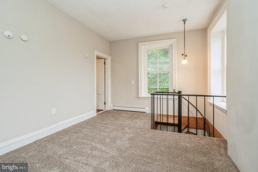 16 Railroad Pl Property Photo 10