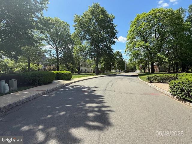 16 Railroad Pl Property Photo 16
