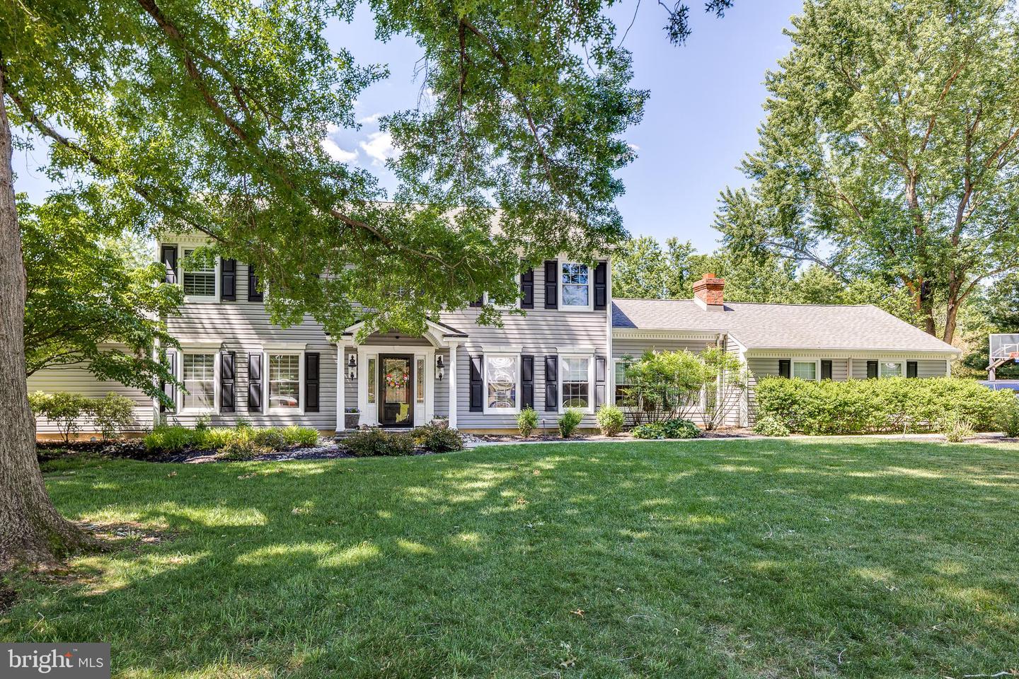 15 CORRAL DR