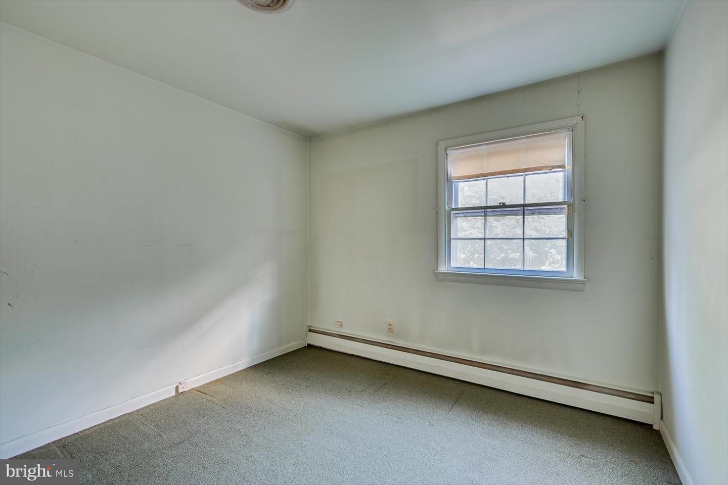 265 Moore St Property Photo 12
