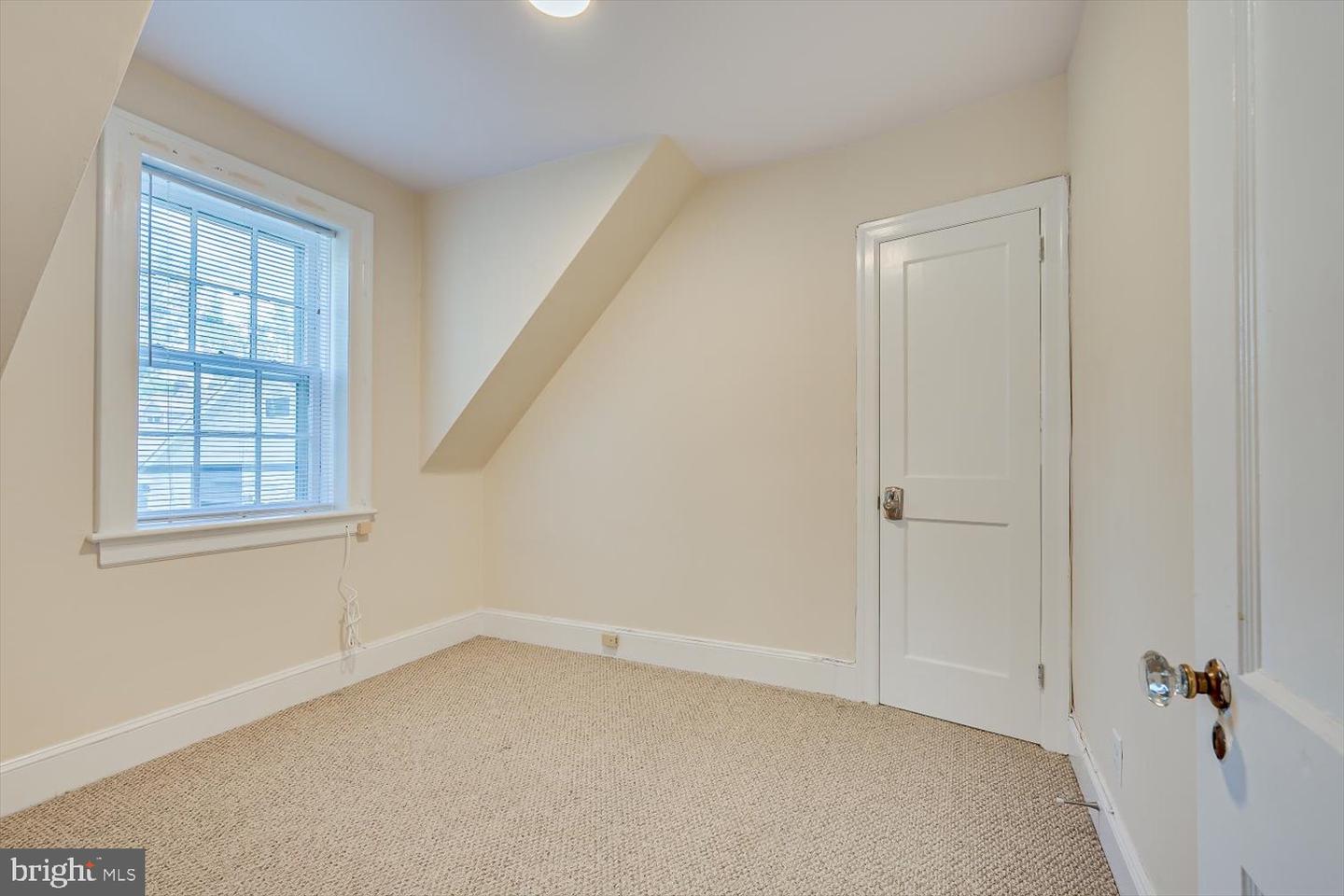 265 Moore St Property Photo 15