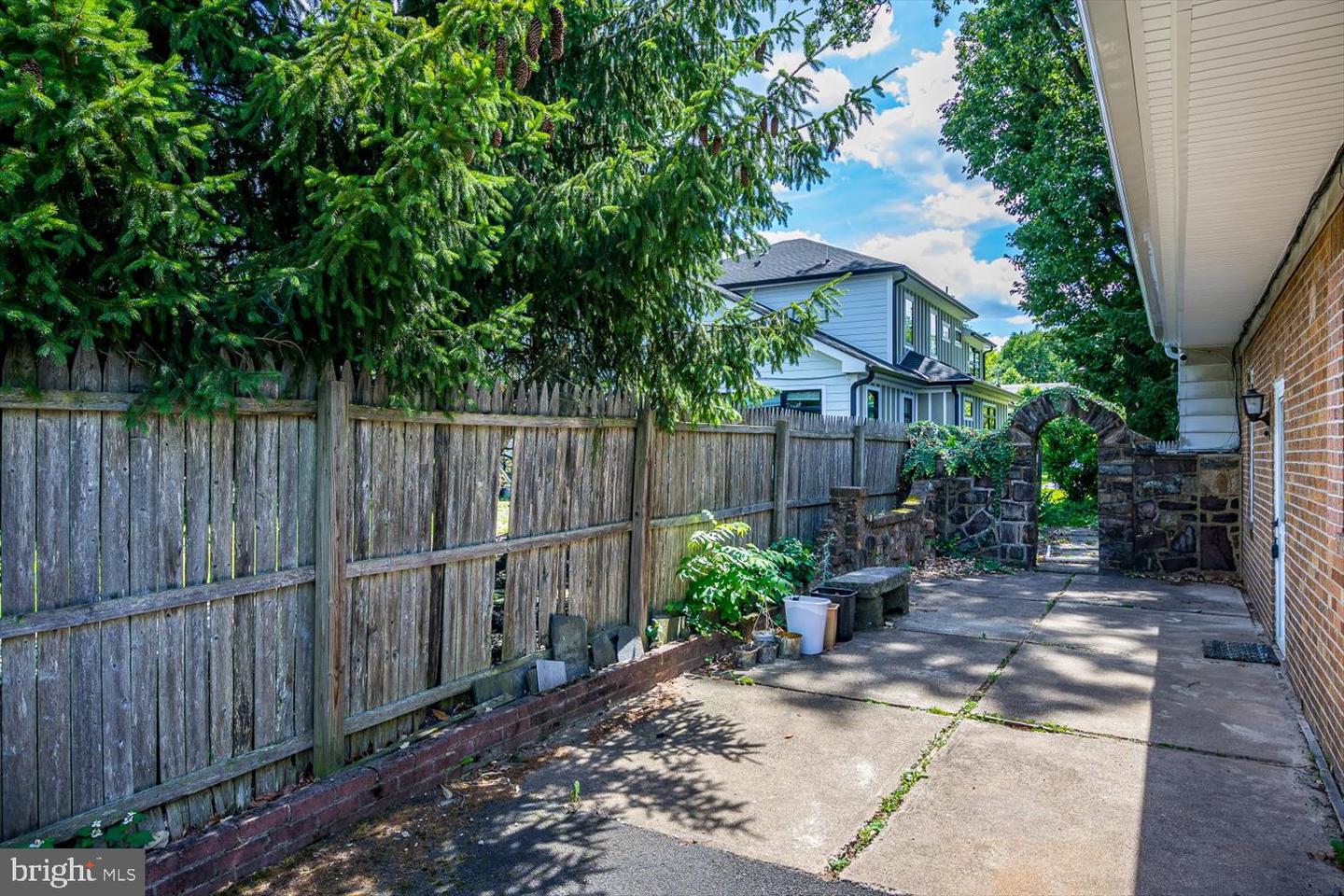 265 Moore St Property Photo 22