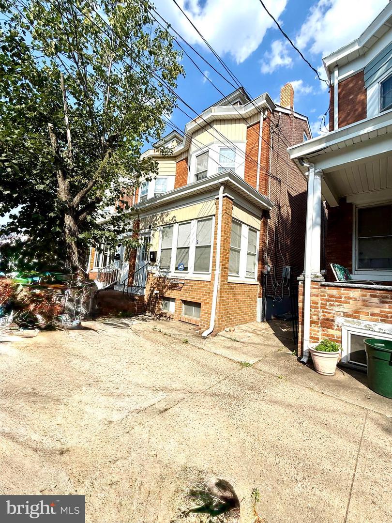 81 Liberty St Property Photo 3