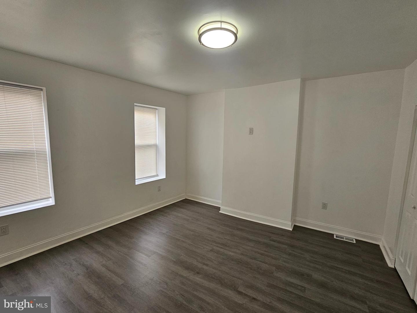 31 Chambers St Property Photo 8