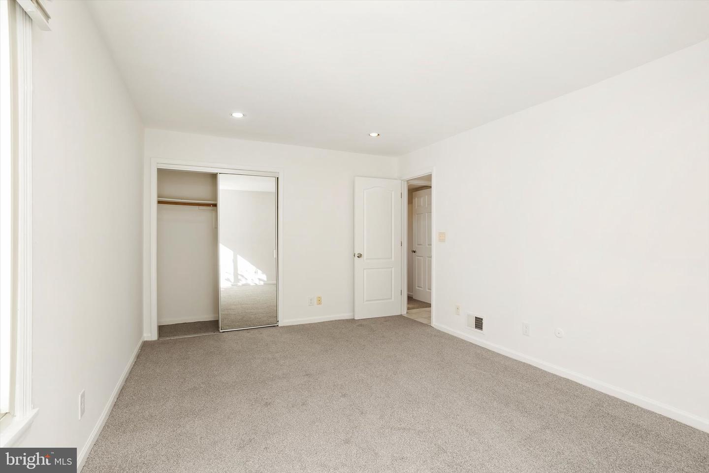 J4 Avon Dr Property Photo 16
