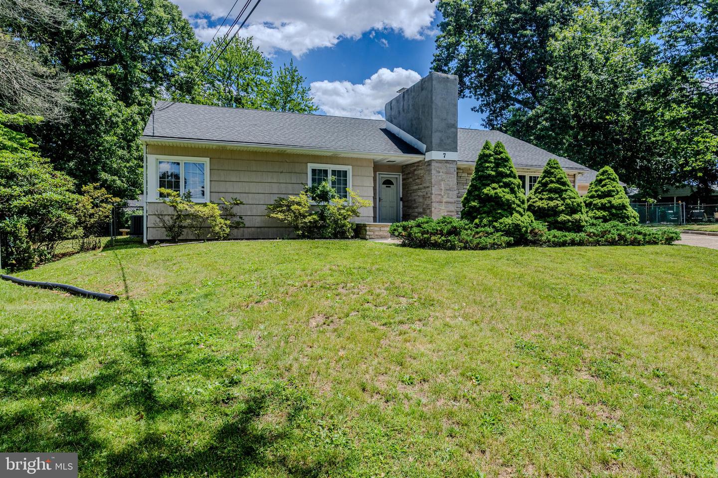 7 White Beech Ct Property Photo 1
