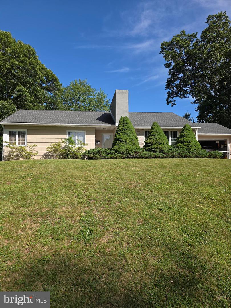 7 White Beech Ct Property Photo 2