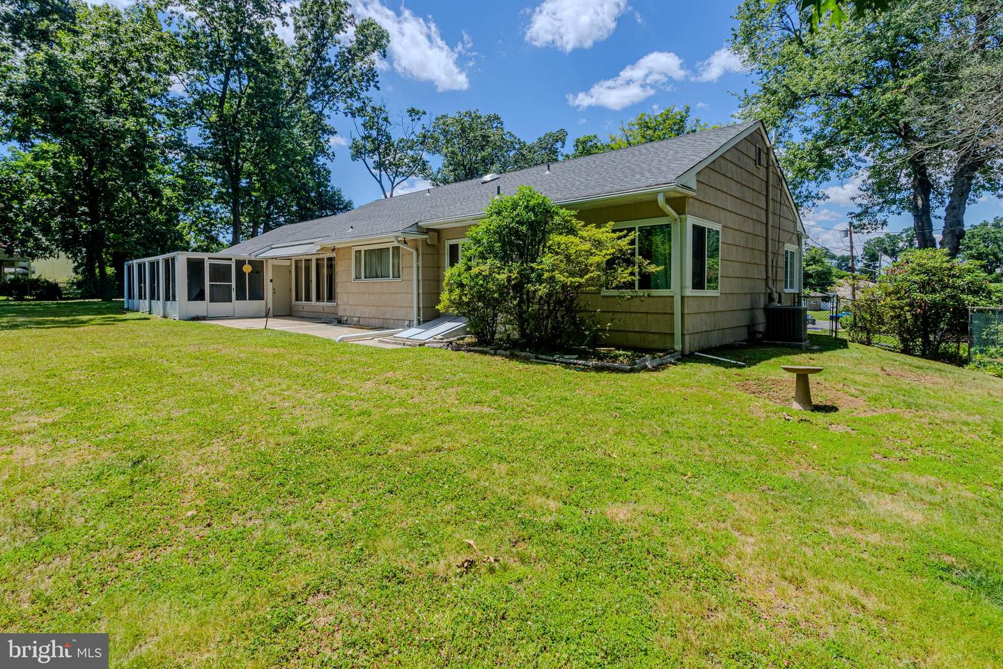 7 White Beech Ct Property Photo 4