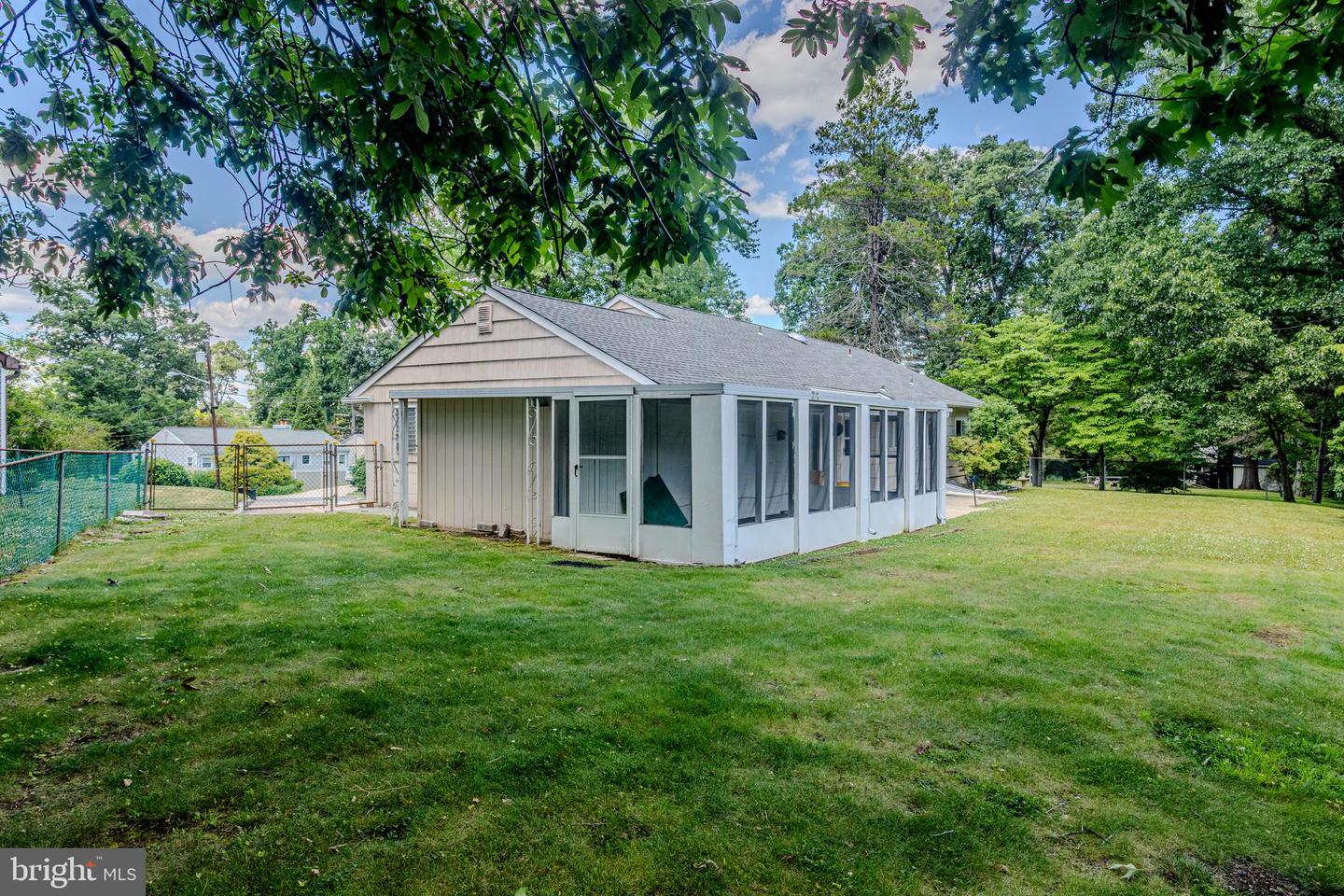 7 White Beech Ct Property Photo 5